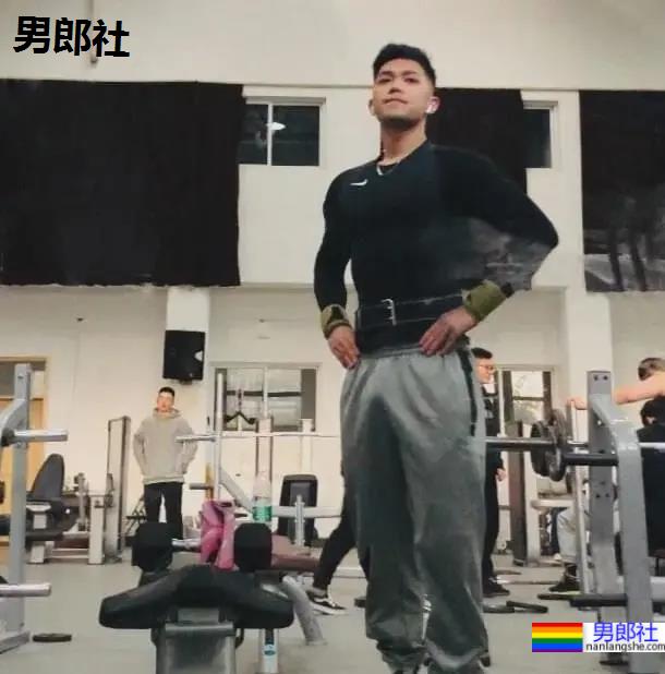 南京21岁的体育生小哥哥，这荷尔蒙炸了！-51虹马