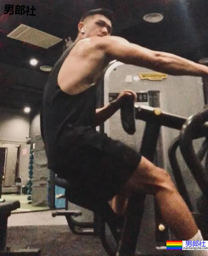 南京21岁的体育生小哥哥，这荷尔蒙炸了！ - 51虹马