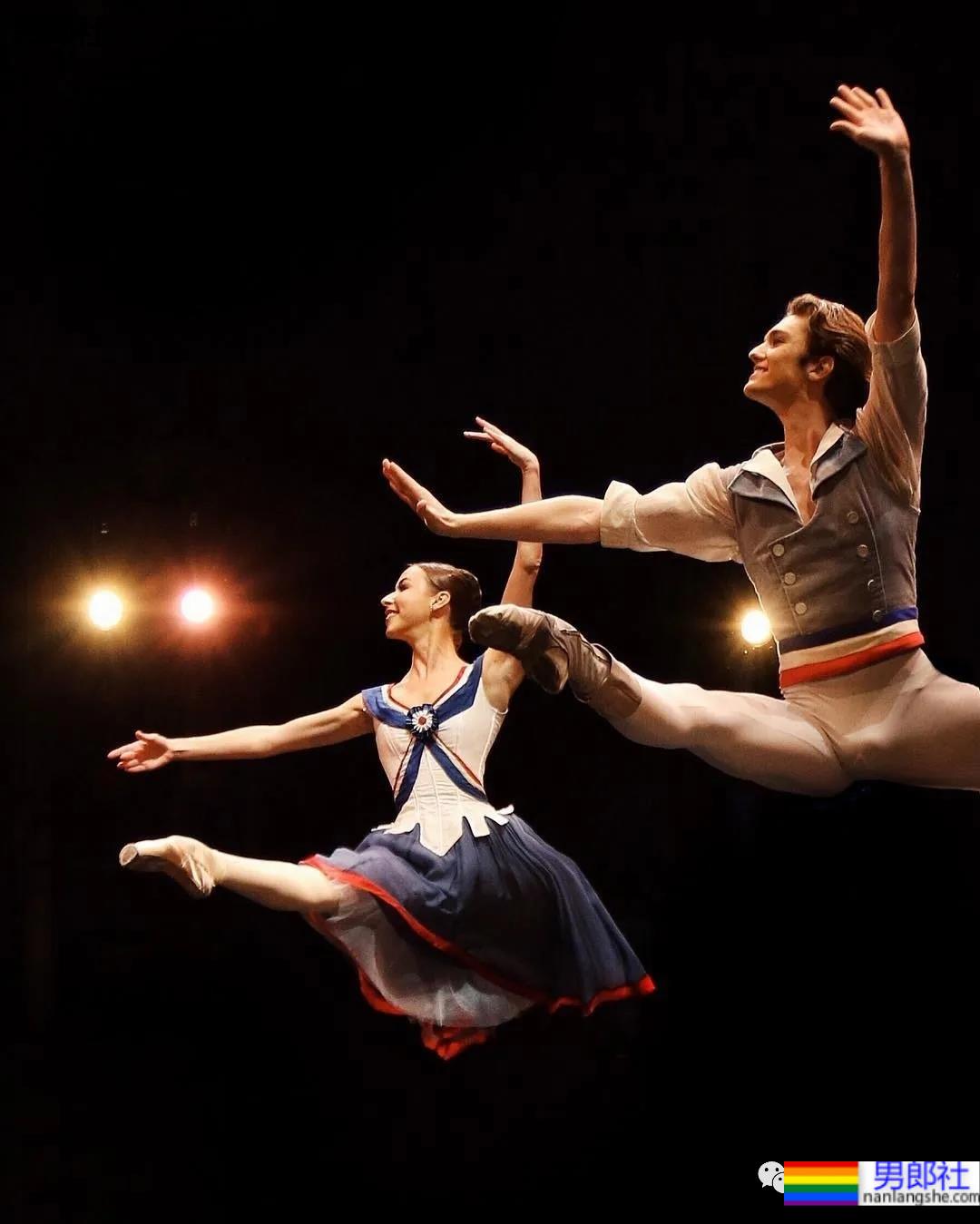 22岁184CM的芭蕾舞王子,让人心跳加速的惊艳 - 51虹马 22岁184CM的芭蕾舞王子,让人心跳加速的惊艳 - 51虹马