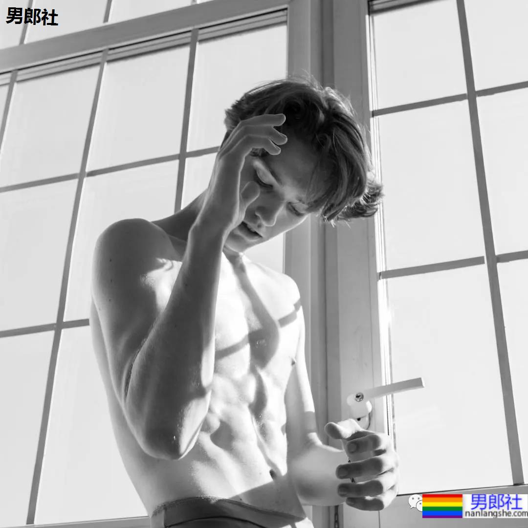 22岁184CM的芭蕾舞王子,让人心跳加速的惊艳 - 51虹马 22岁184CM的芭蕾舞王子,让人心跳加速的惊艳 - 51虹马