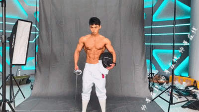 童颜腹肌重庆小哥火遍网络，炸裂腱子肉拍浴凧大片，真的馋人! - 51虹马