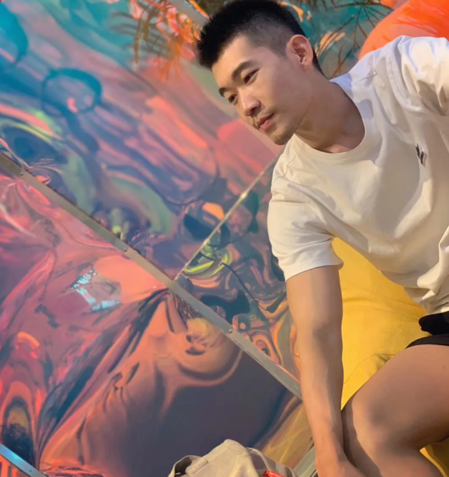 专访推特网黄「小托马斯」 - 51虹马