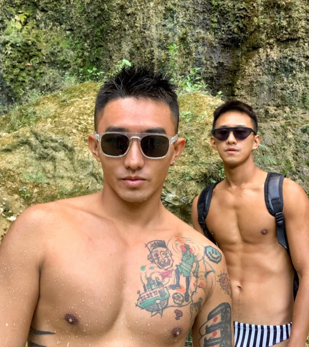 同志爱人间到底会有多浪漫？哪些瞬间让你一见倾心？ - 51虹马