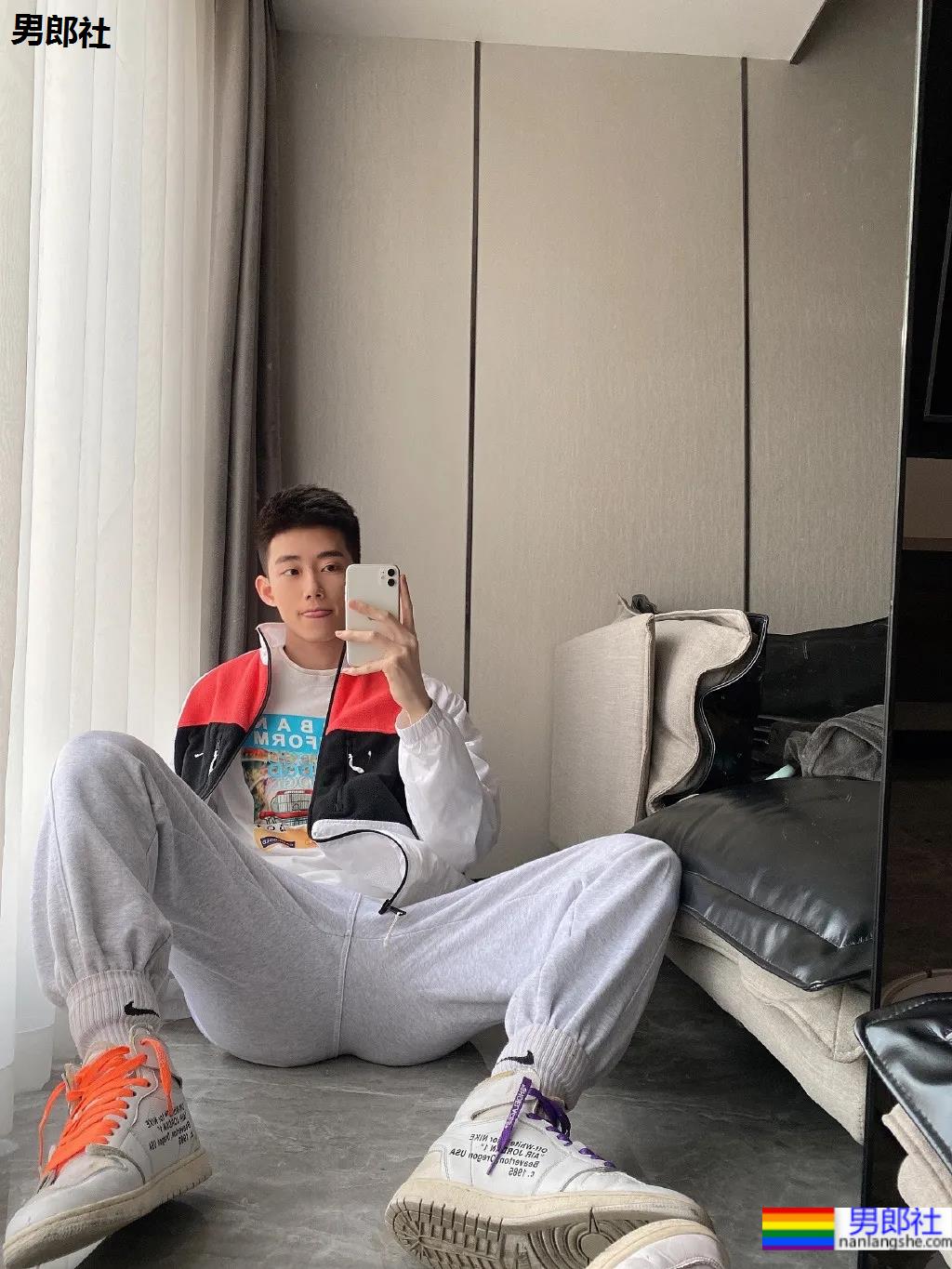 干净帅气的小奶狗，99%会爱上他！ - 51虹马