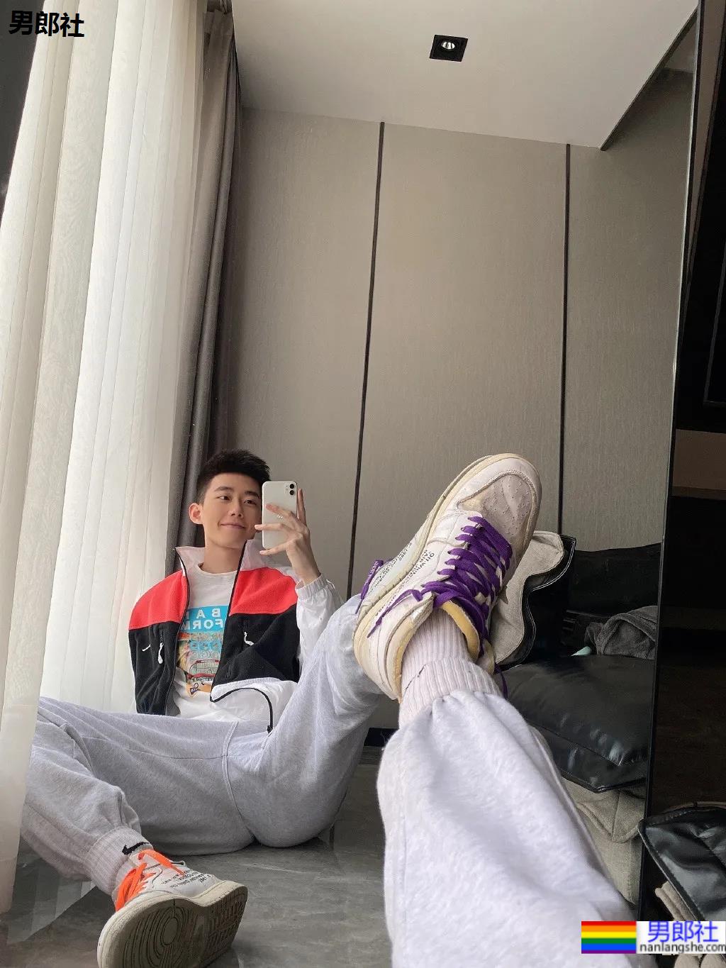 干净帅气的小奶狗，99%会爱上他！ - 51虹马