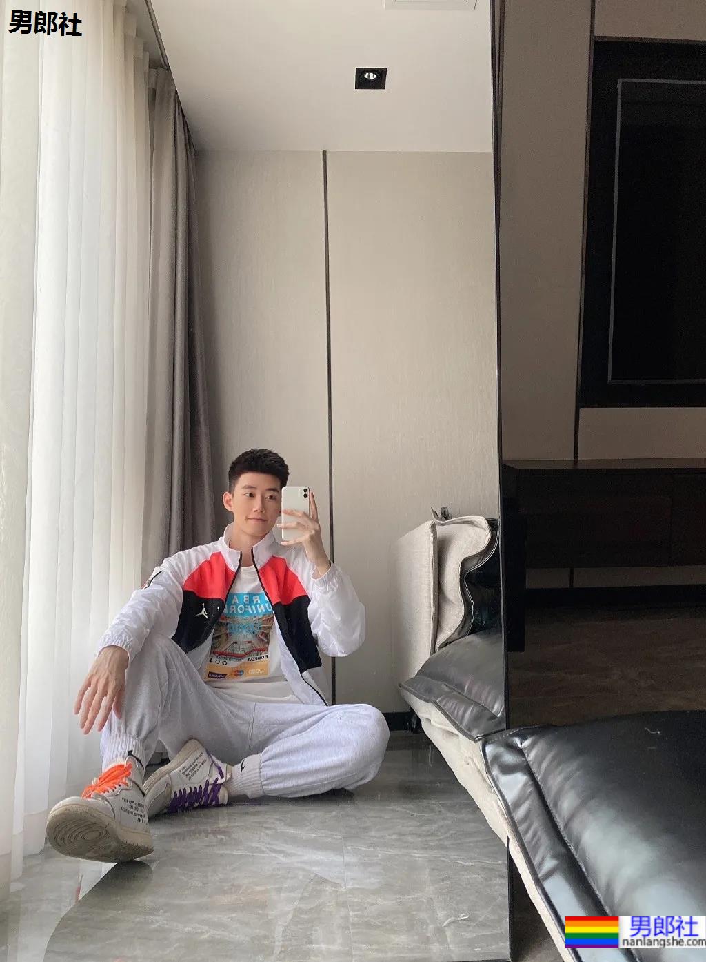 干净帅气的小奶狗，99%会爱上他！ - 51虹马