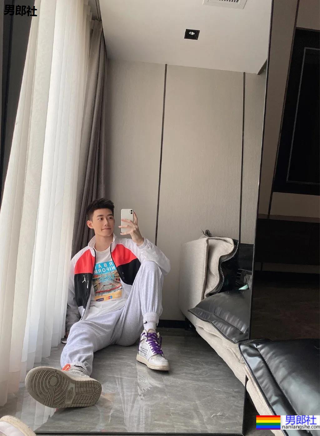 干净帅气的小奶狗，99%会爱上他！ - 51虹马