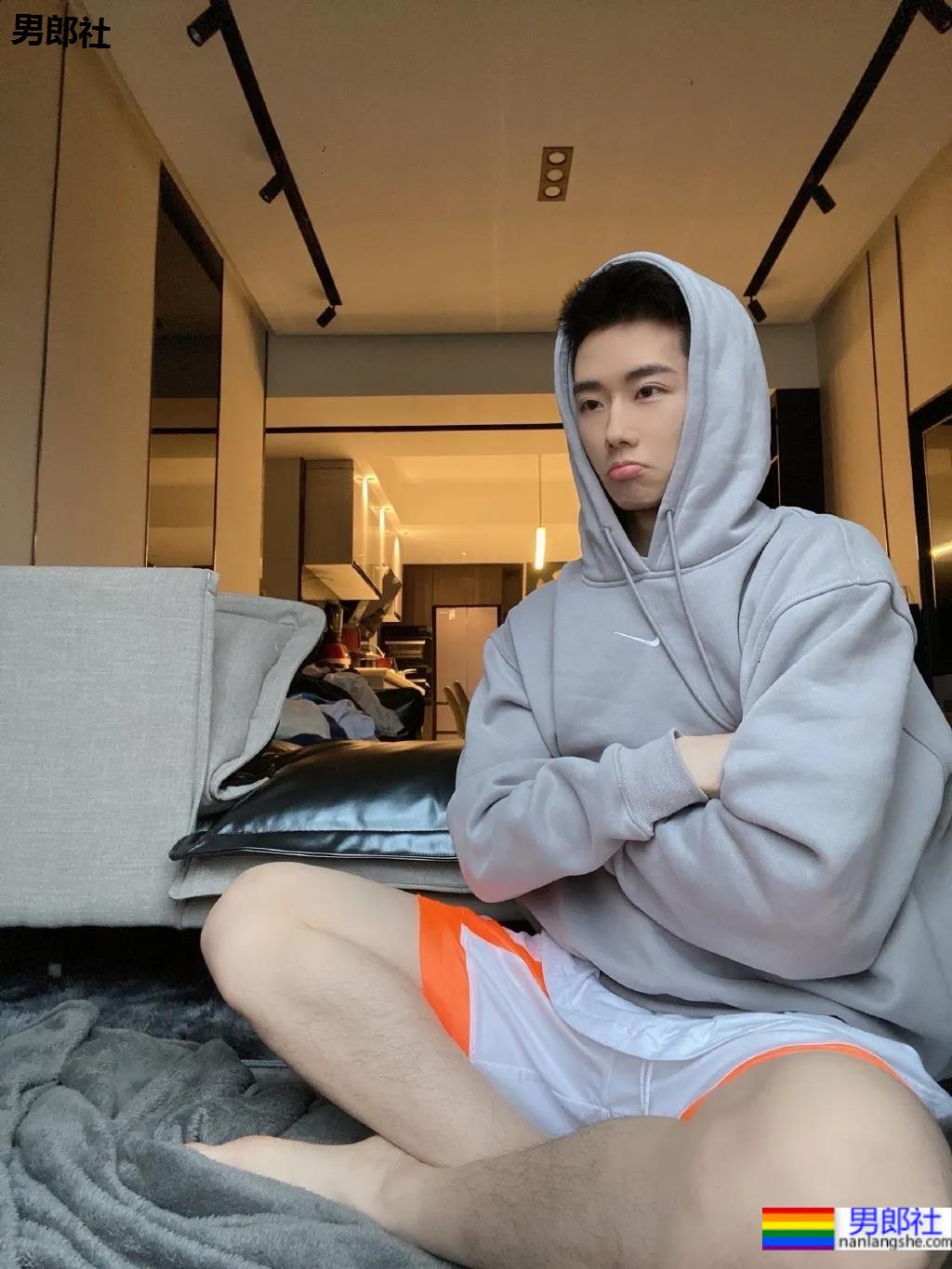 干净帅气的小奶狗，99%会爱上他！ - 51虹马