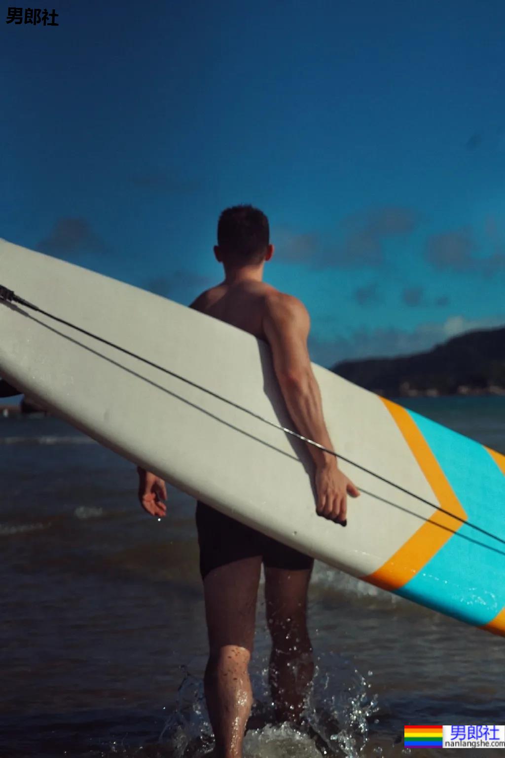 毛若懿乘风破浪新照一览！体育生身材真的太可以了！ - 51虹马