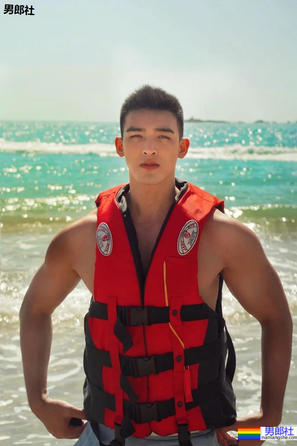 毛若懿乘风破浪新照一览！体育生身材真的太可以了！ - 51虹马