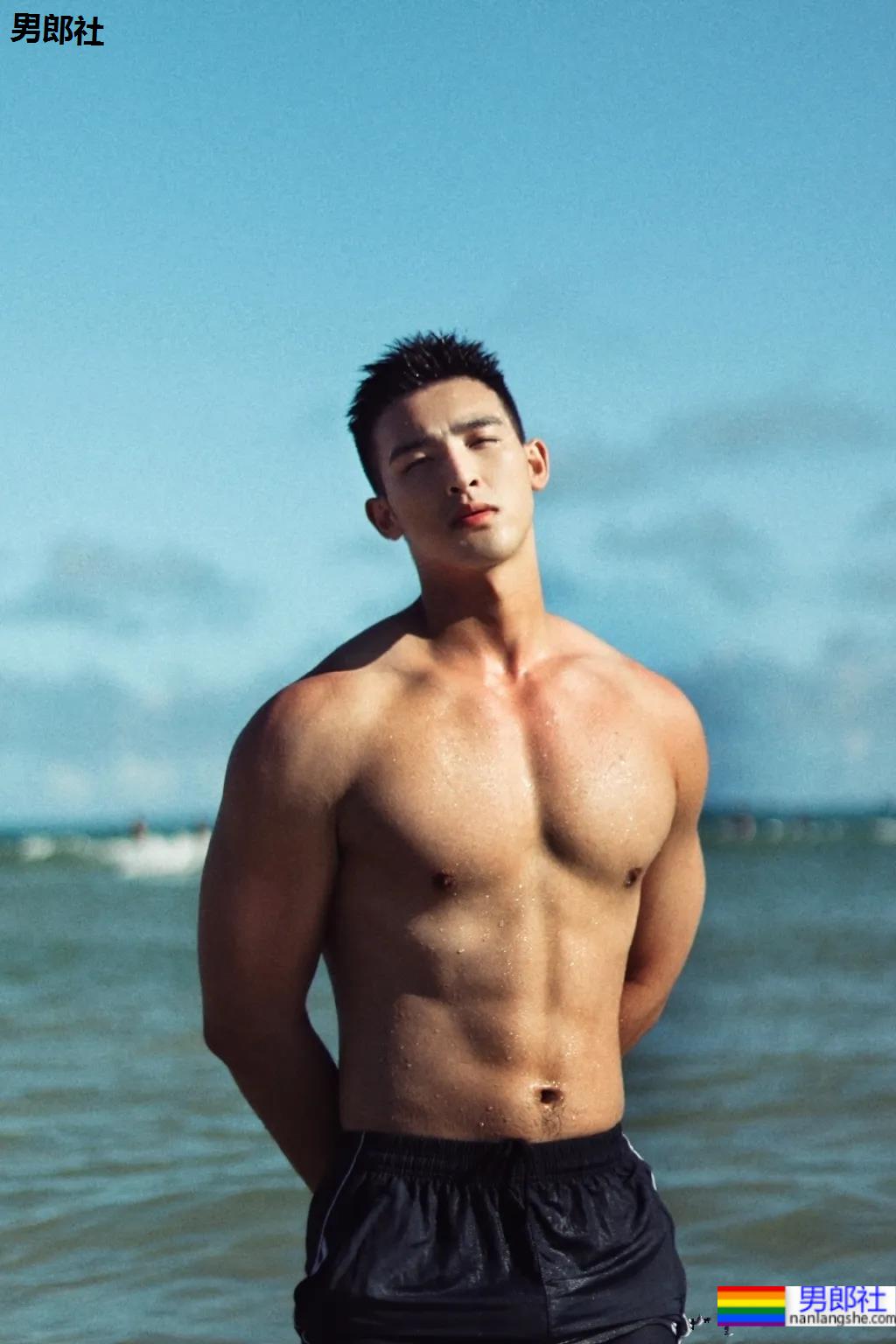 毛若懿乘风破浪新照一览！体育生身材真的太可以了！ - 51虹马