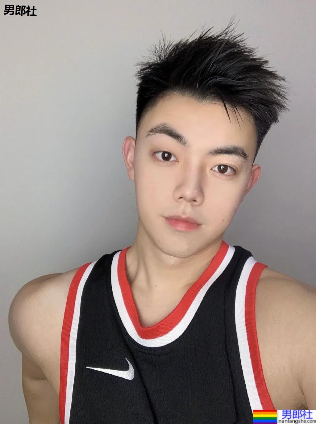 奶凶的短发小奶狗男友，太萌太可爱了！ - 51虹马