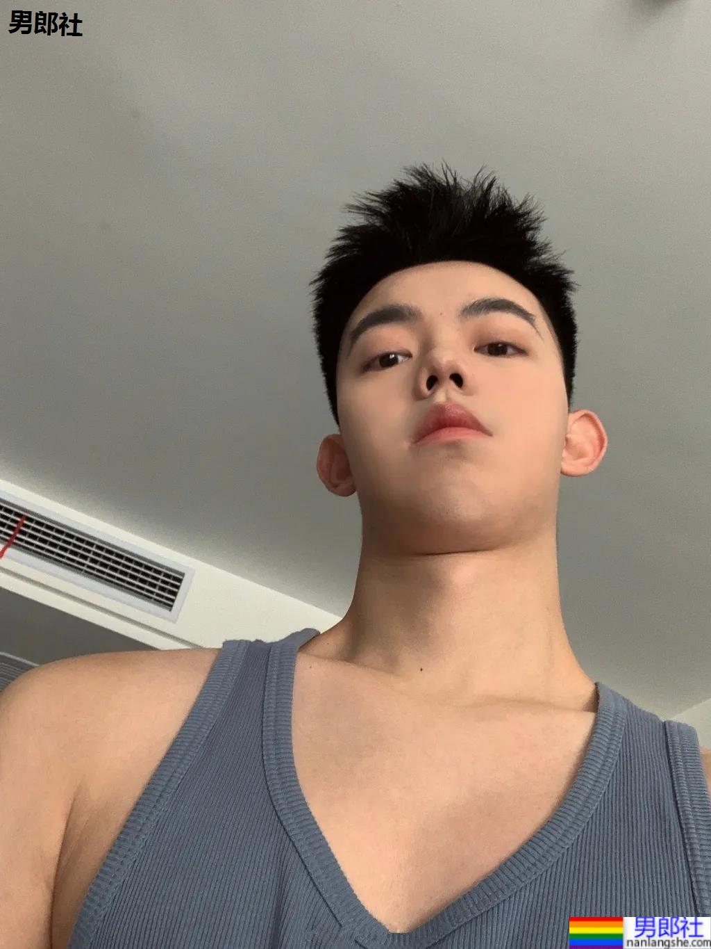 奶凶的短发小奶狗男友，太萌太可爱了！ - 51虹马