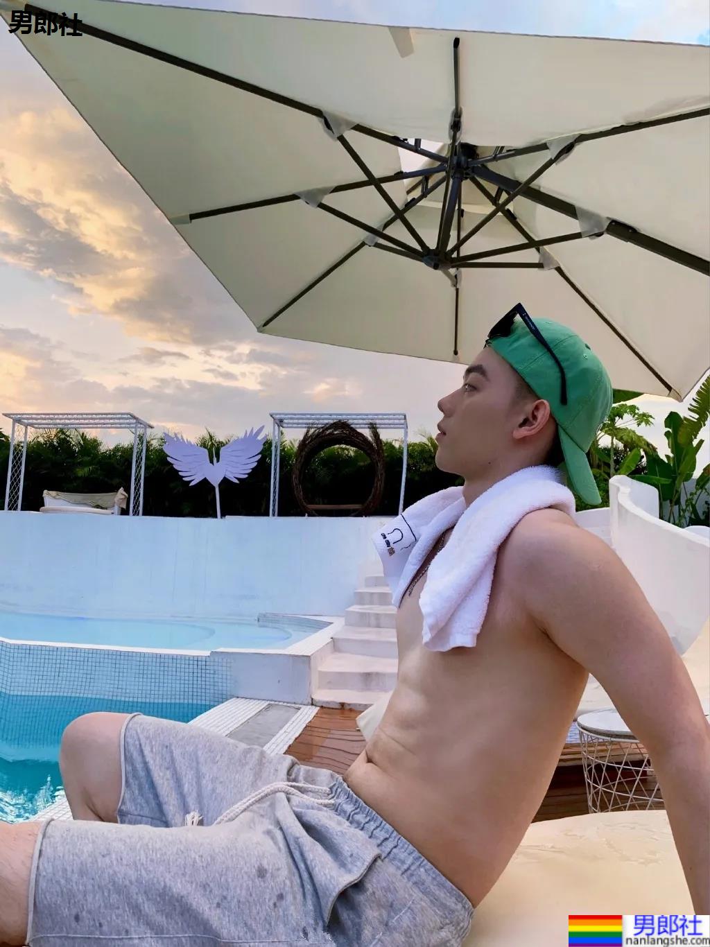 奶凶的短发小奶狗男友，太萌太可爱了！ - 51虹马