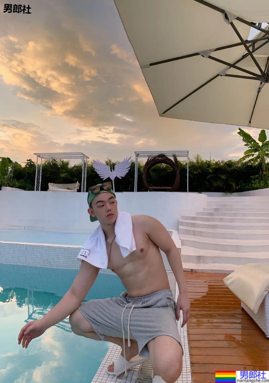 奶凶的短发小奶狗男友，太萌太可爱了！ - 51虹马