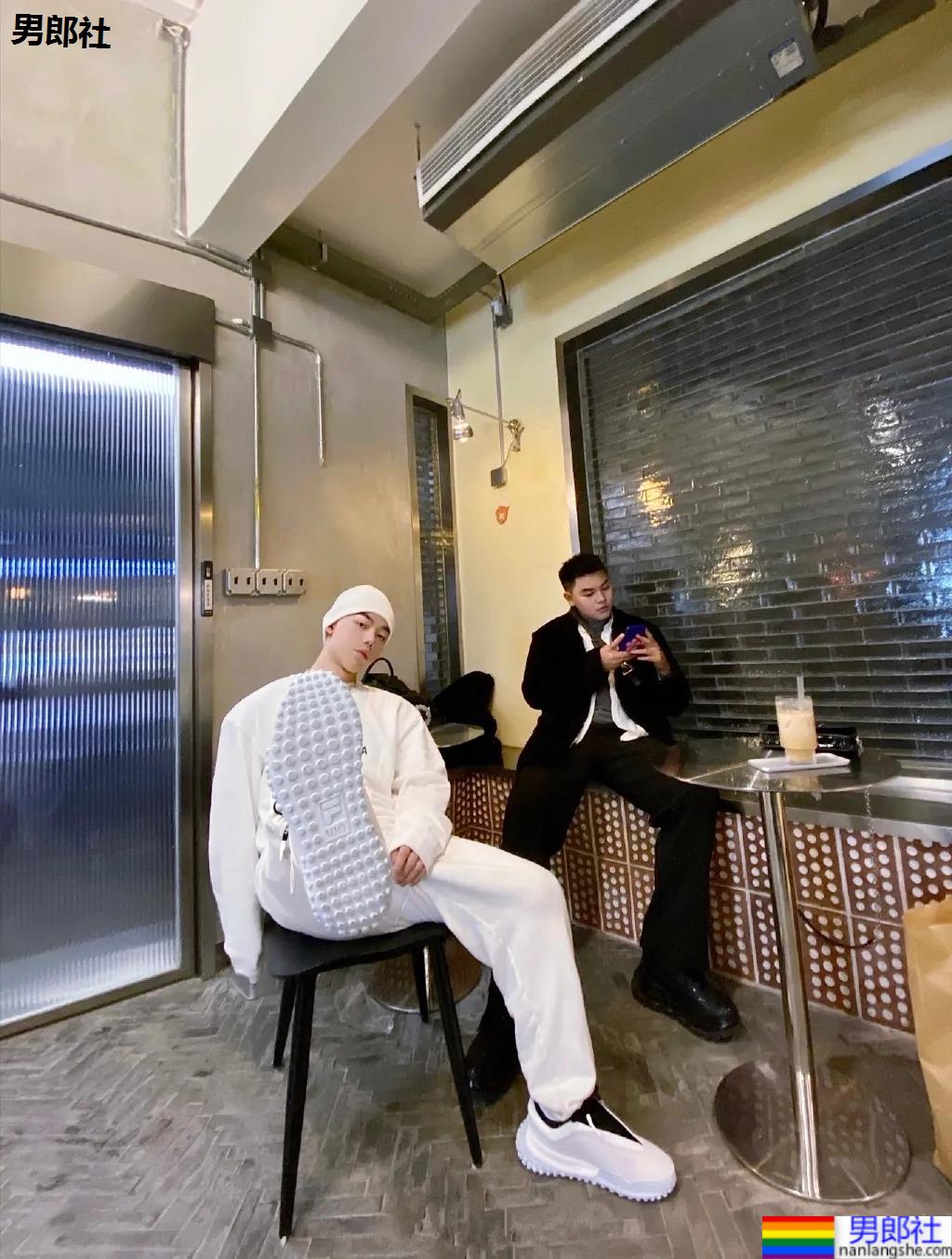 奶凶的短发小奶狗男友，太萌太可爱了！ - 51虹马