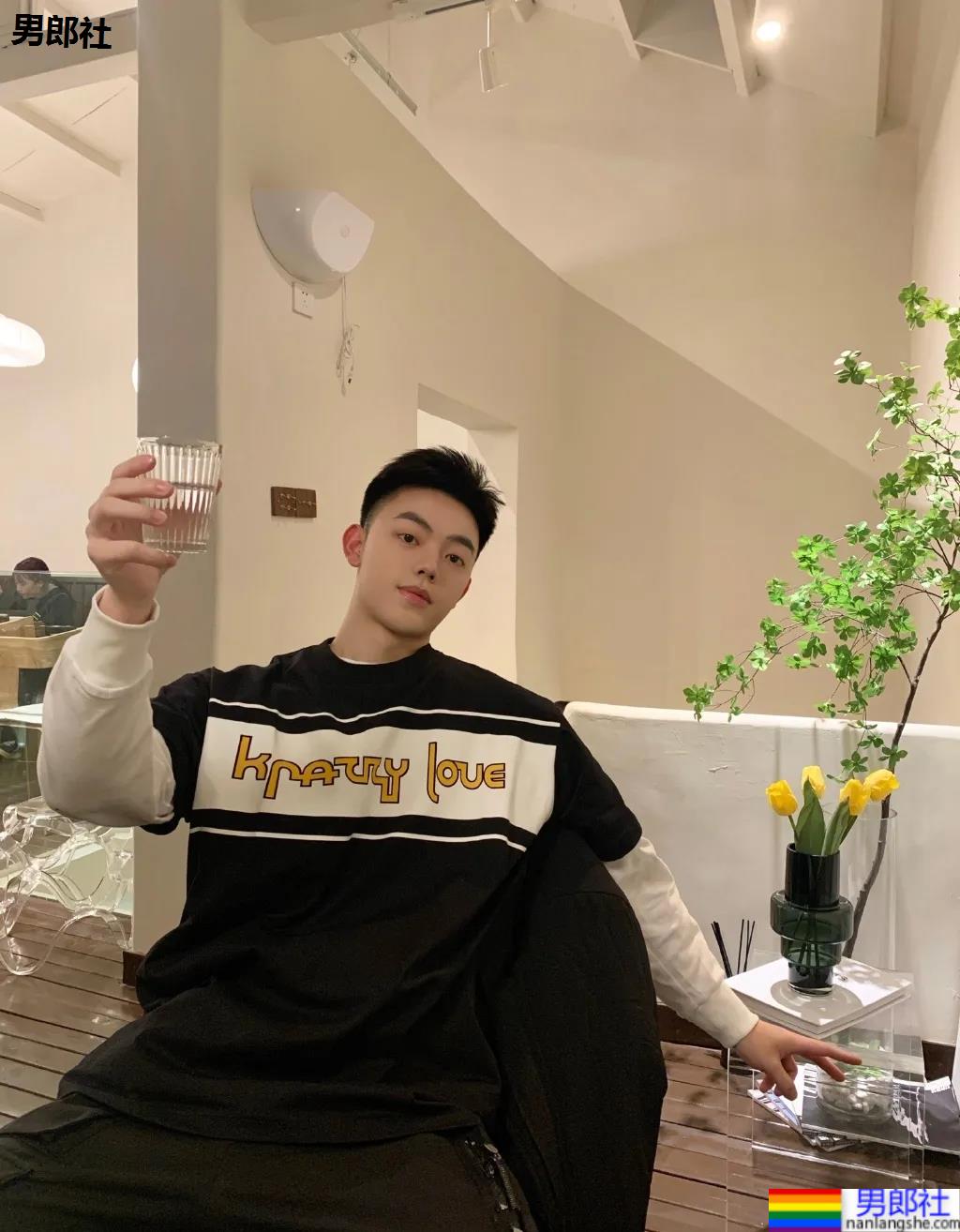 奶凶的短发小奶狗男友，太萌太可爱了！ - 51虹马