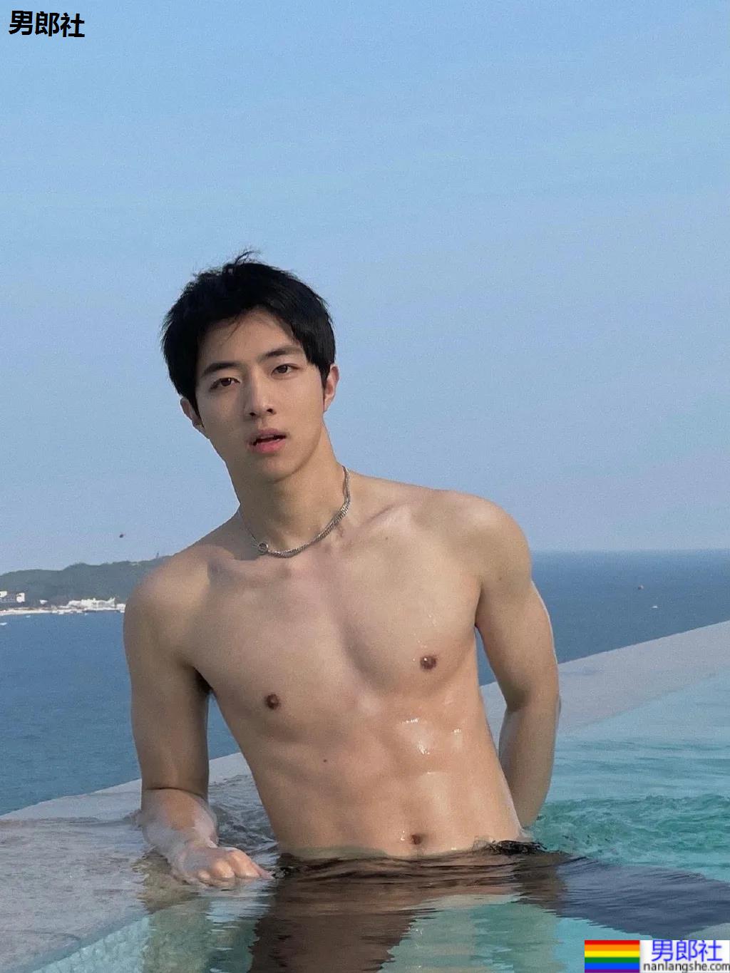 清纯干净的少年感小哥哥,清澈明朗的样子让人心动!-51虹马