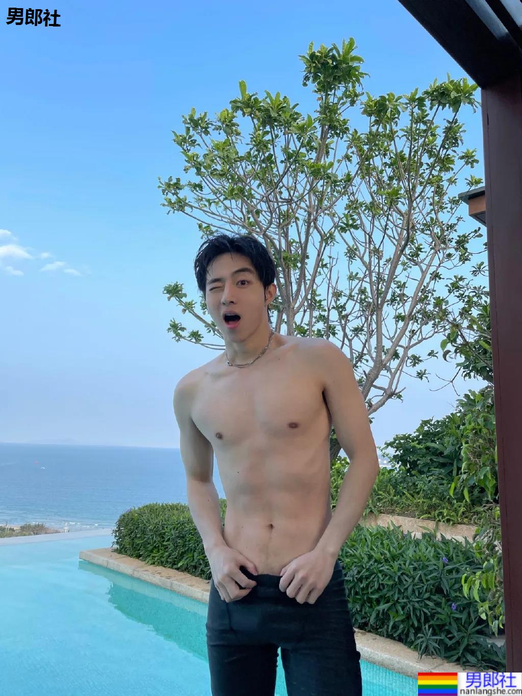 清纯干净的少年感小哥哥，清澈明朗的样子让人心动！ - 51虹马