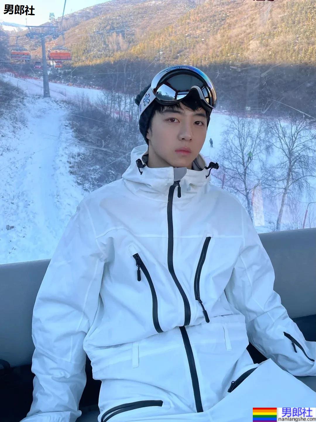 清纯干净的少年感小哥哥，清澈明朗的样子让人心动！ - 51虹马