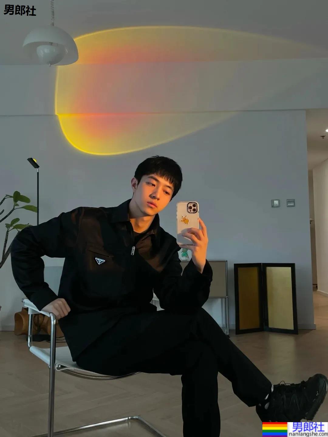 清纯干净的少年感小哥哥，清澈明朗的样子让人心动！ - 51虹马