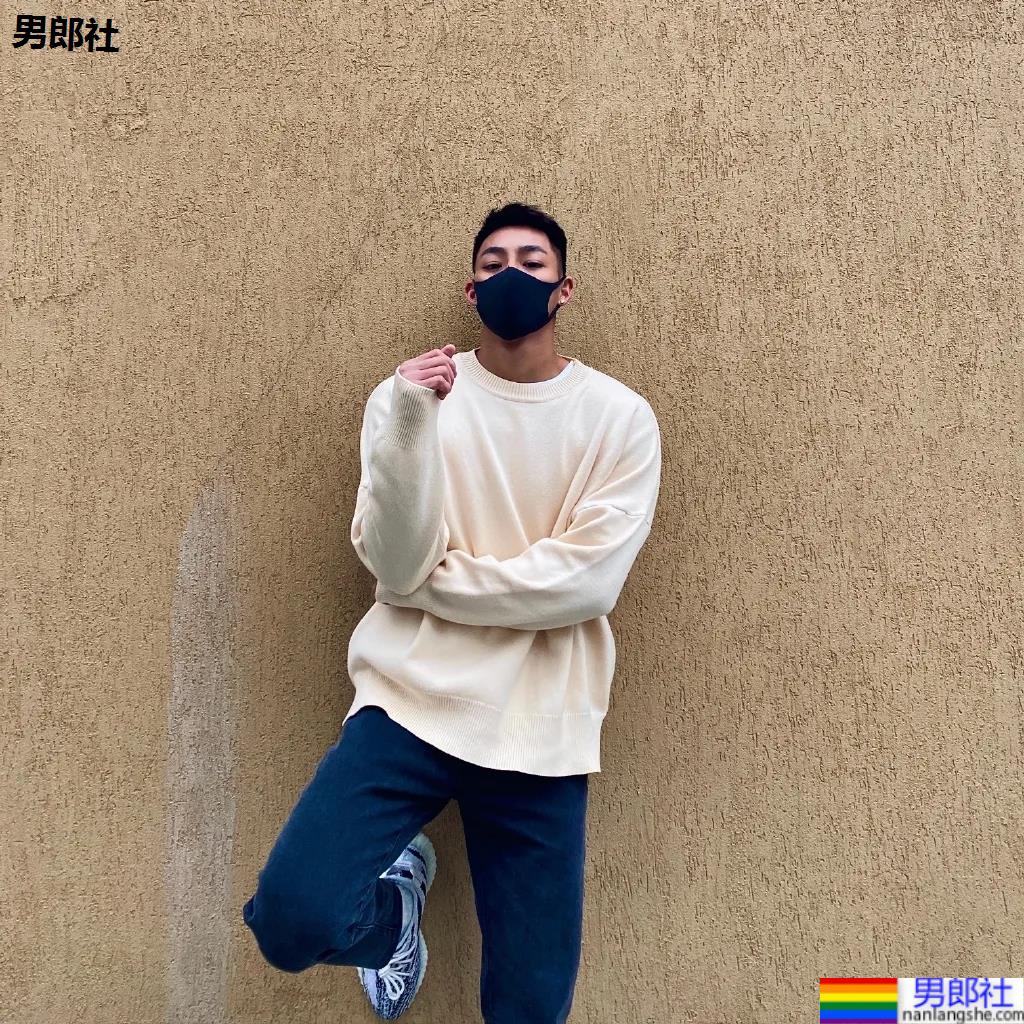 187大长腿篮球体育生小视频火了！颜正条顺小野狼，腱子肉身材惊艳网友！ - 51虹马