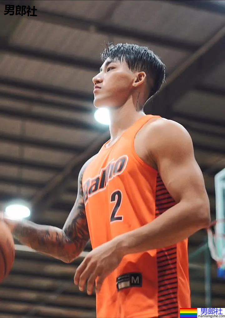 187大长腿篮球体育生小视频火了！颜正条顺小野狼，腱子肉身材惊艳网友！ - 51虹马