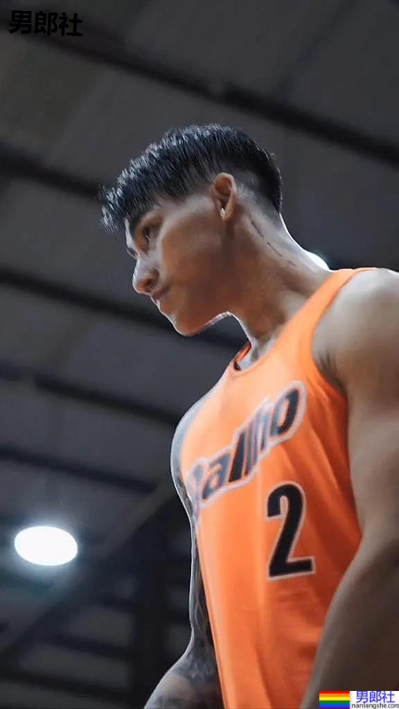 187大长腿篮球体育生小视频火了！颜正条顺小野狼，腱子肉身材惊艳网友！ - 51虹马