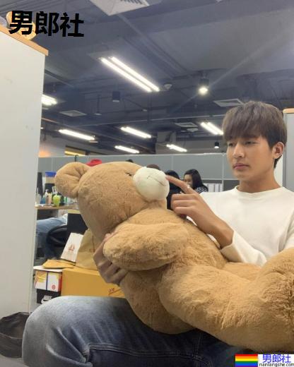 超萌暖微笑誰能抵抗？泰國水男孩展現鮮肉好身材：Earth Pirapat-51虹马