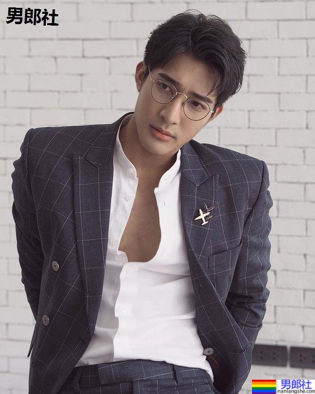 超萌暖微笑誰能抵抗？泰國水男孩展現鮮肉好身材：Earth Pirapat - 51虹马