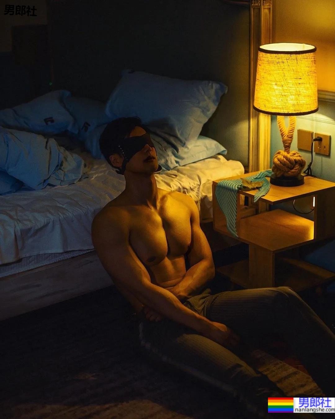 专访牛奶肌网红帅哥：不想被定义为“肉模”，但身材真的太馋了！ - 51虹马