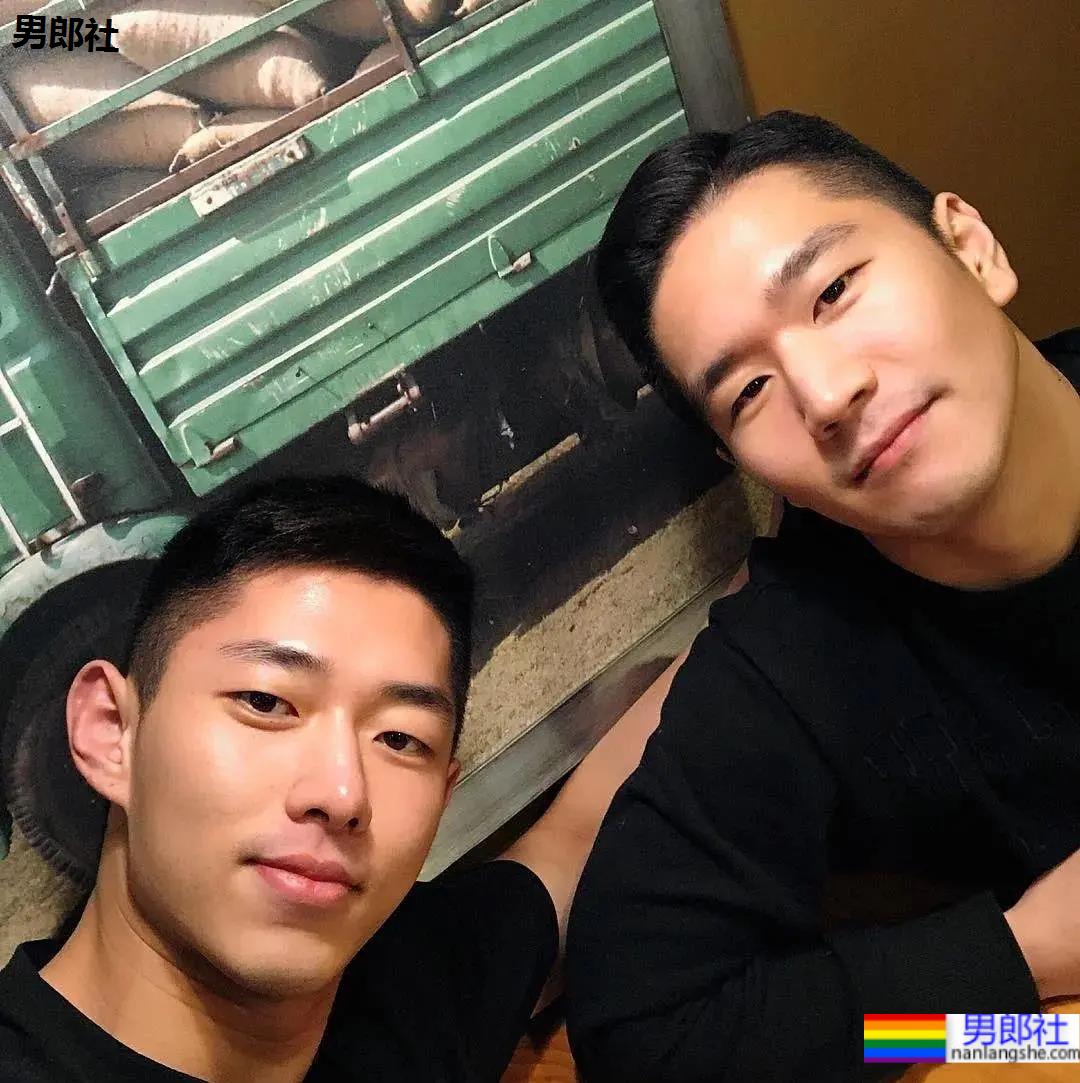 韩国名媛找个壮硕小新肉，是不是太幸福了 - 51虹马