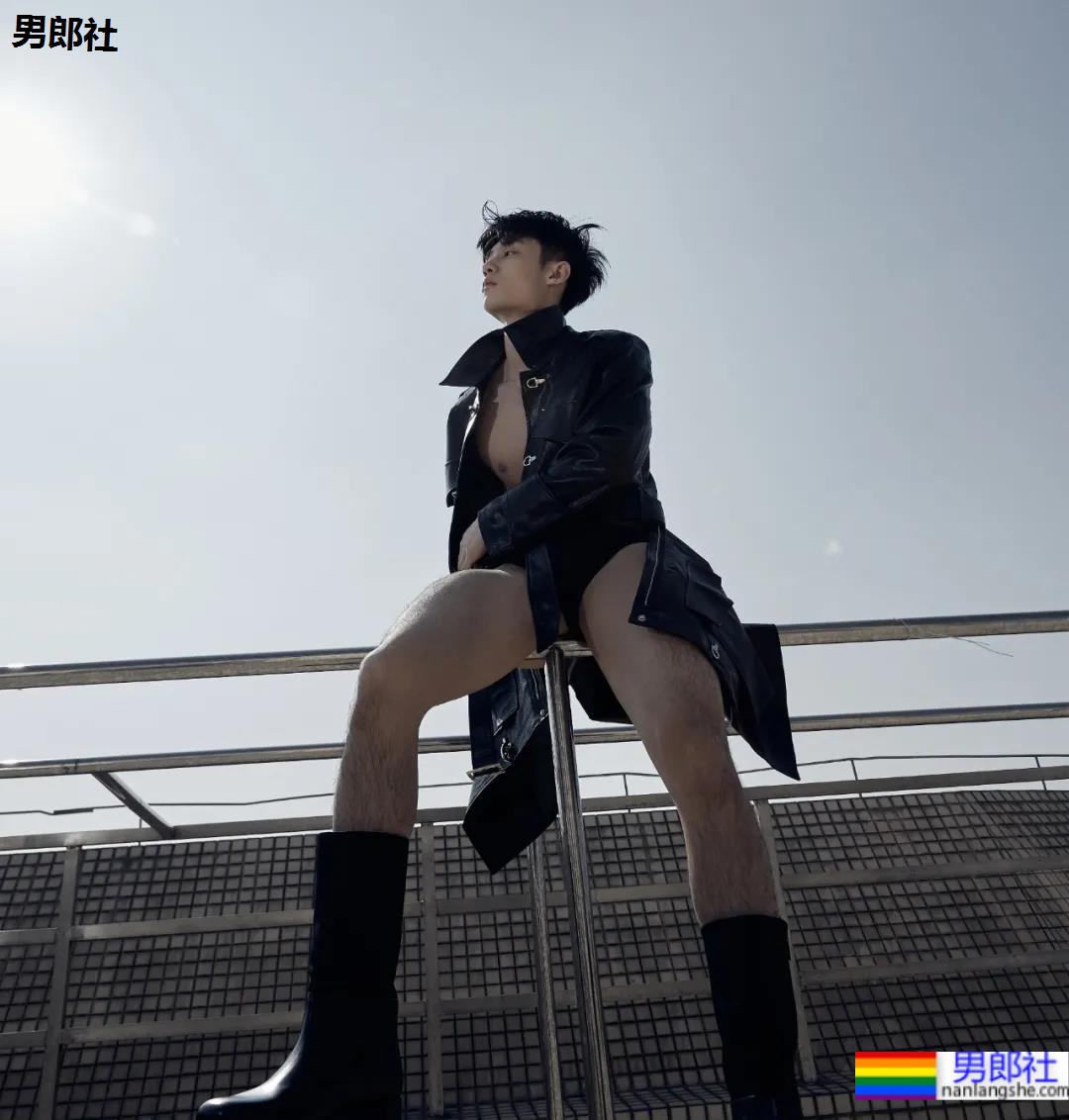 广州18岁小狼狗拍运动大片，这身材也太太太A了！ - 51虹马