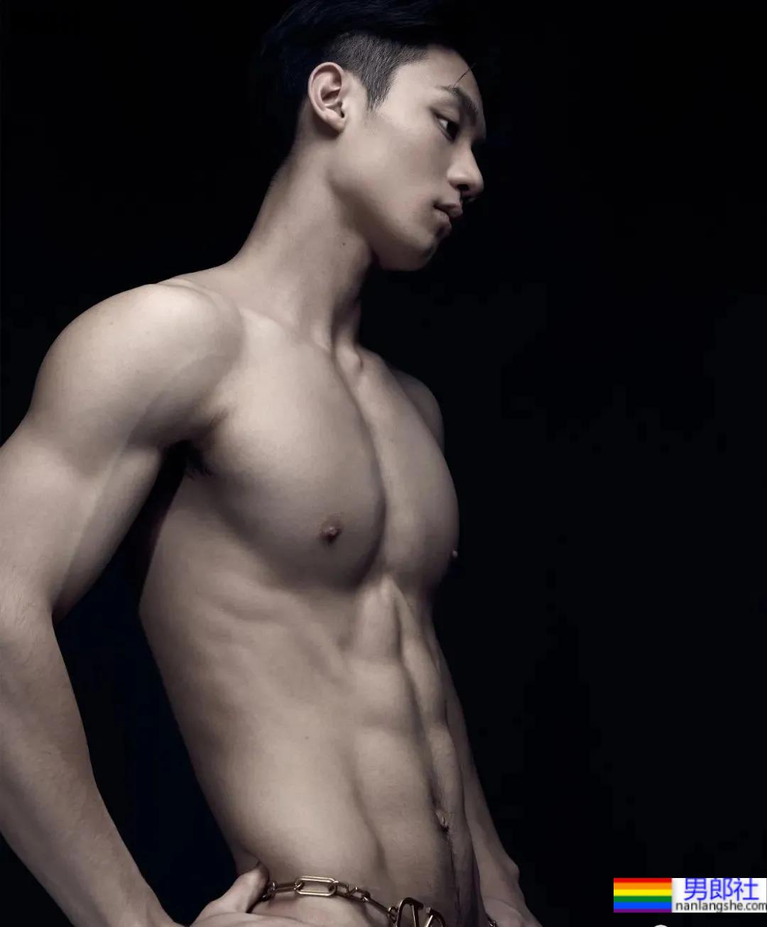 广州18岁小狼狗拍运动大片，这身材也太太太A了！ - 51虹马