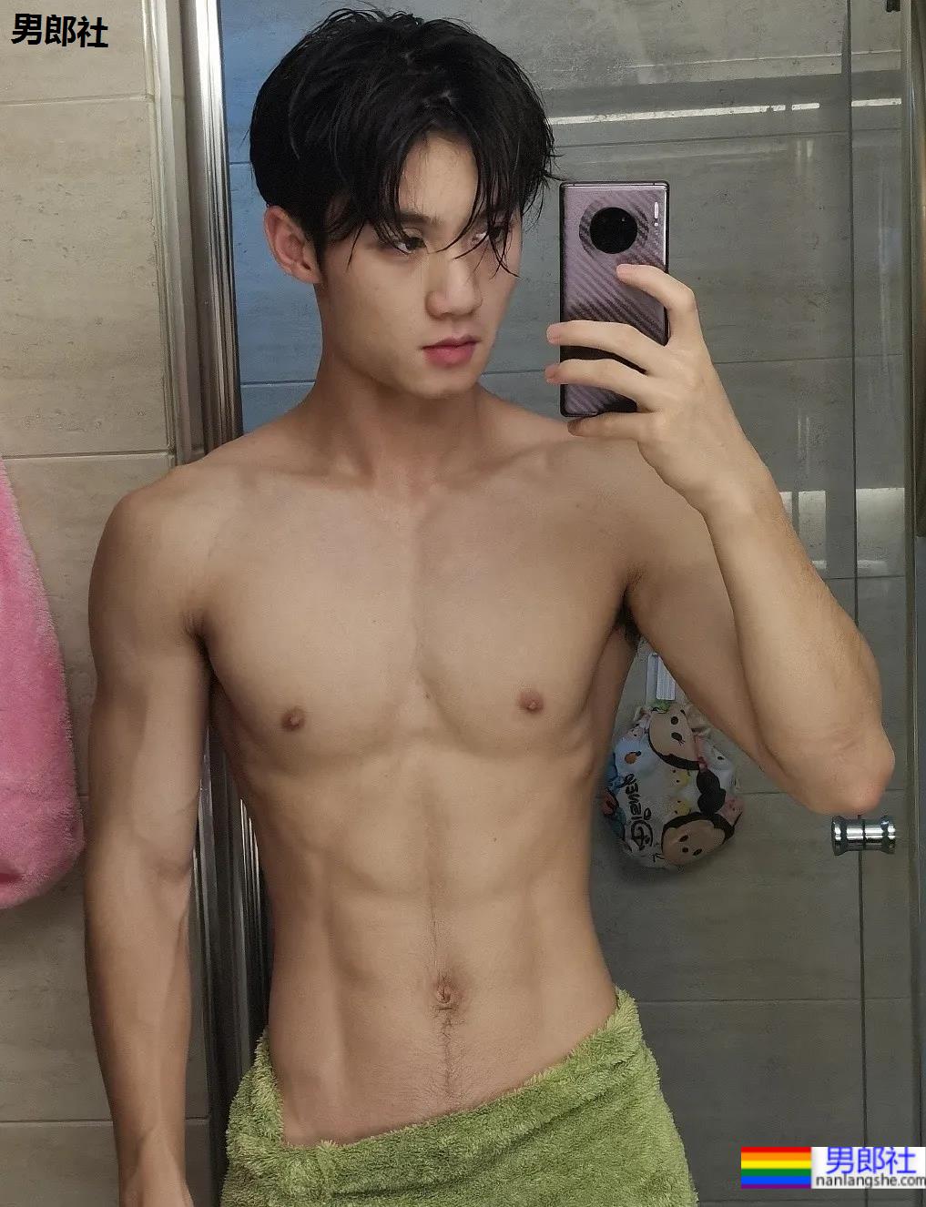 广州18岁小狼狗拍运动大片，这身材也太太太A了！ - 51虹马