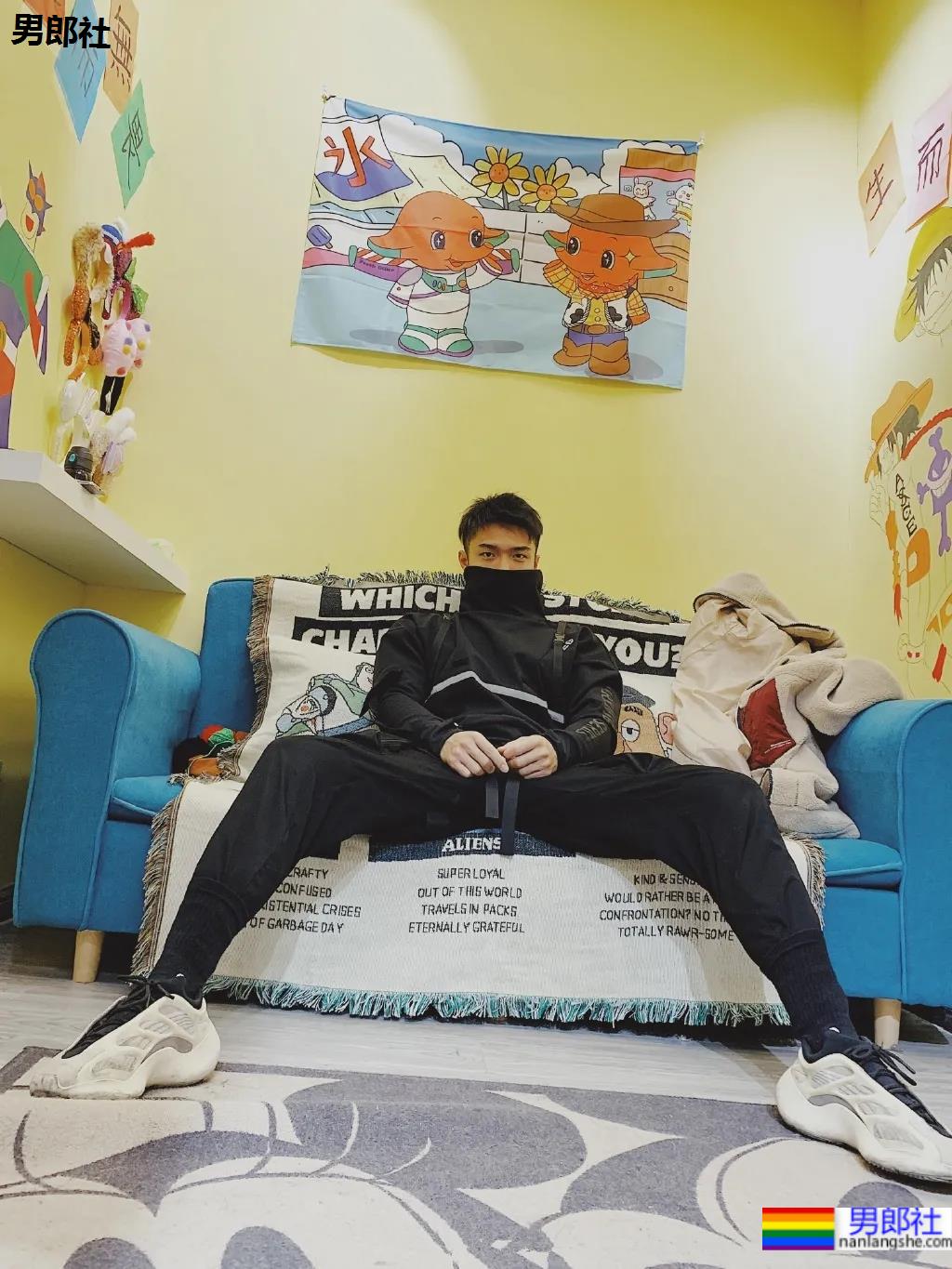 酷似林丹的185最帅男老板火了，这腱子肉身材网友们都馋了! - 51虹马