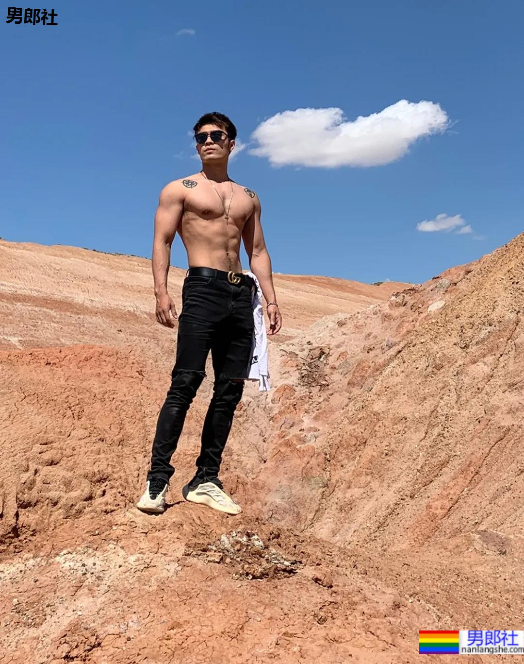 酷似林丹的185最帅男老板火了，这腱子肉身材网友们都馋了! - 51虹马