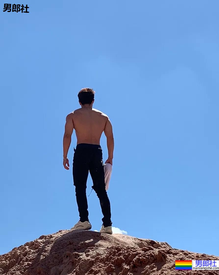 酷似林丹的185最帅男老板火了，这腱子肉身材网友们都馋了! - 51虹马