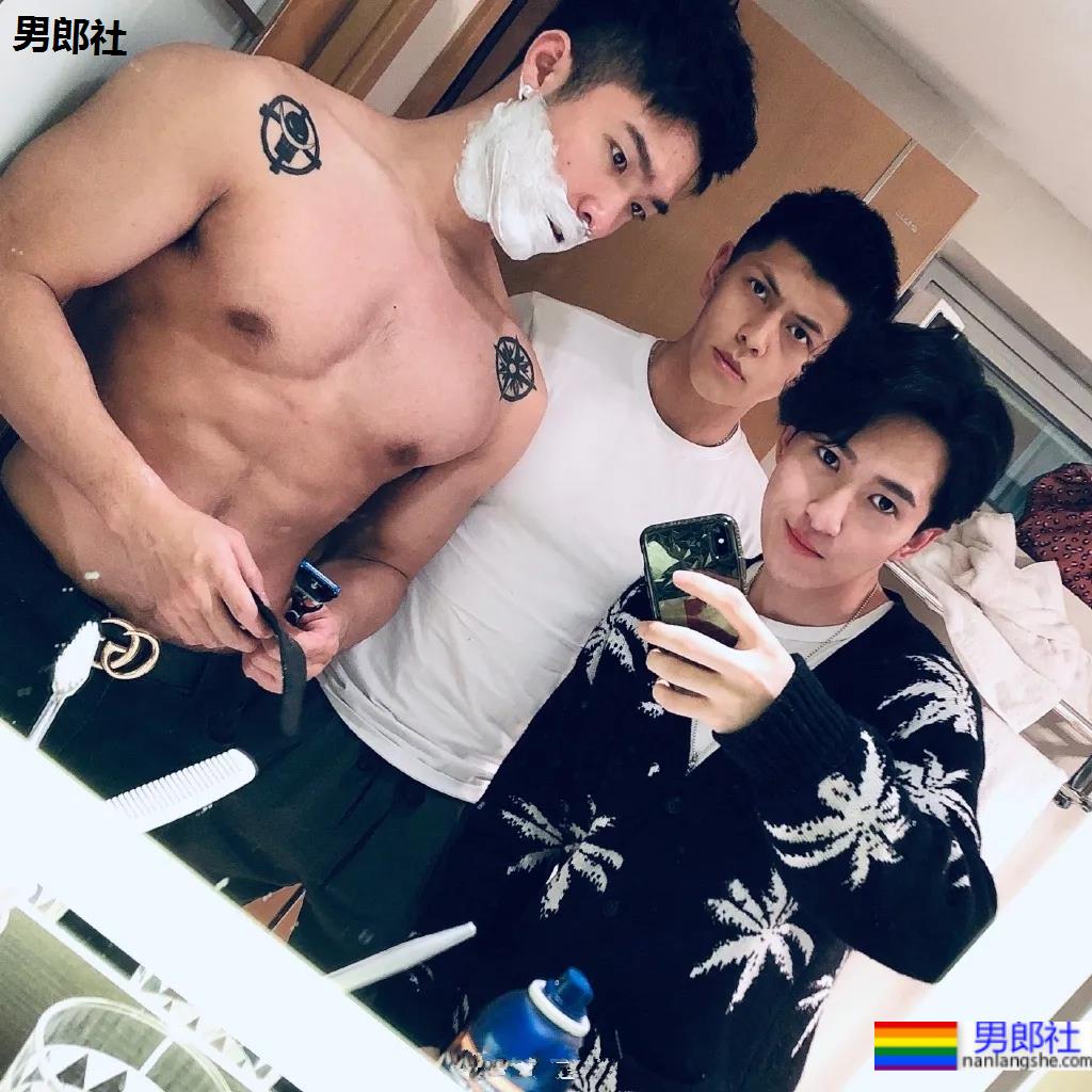 酷似林丹的185最帅男老板火了，这腱子肉身材网友们都馋了! - 51虹马