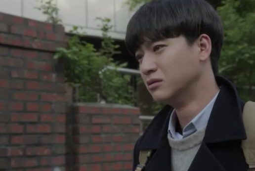 亲吻被偷拍,小鲜肉被陌生男子骗财骗se! - 51虹马 亲吻被偷拍,小鲜肉被陌生男子骗财骗se! - 51虹马