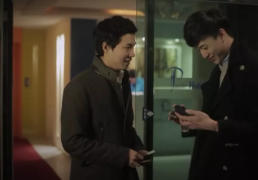 亲吻被偷拍,小鲜肉被陌生男子骗财骗se! - 51虹马 亲吻被偷拍,小鲜肉被陌生男子骗财骗se! - 51虹马