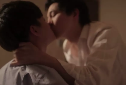 亲吻被偷拍,小鲜肉被陌生男子骗财骗se! - 51虹马 亲吻被偷拍,小鲜肉被陌生男子骗财骗se! - 51虹马