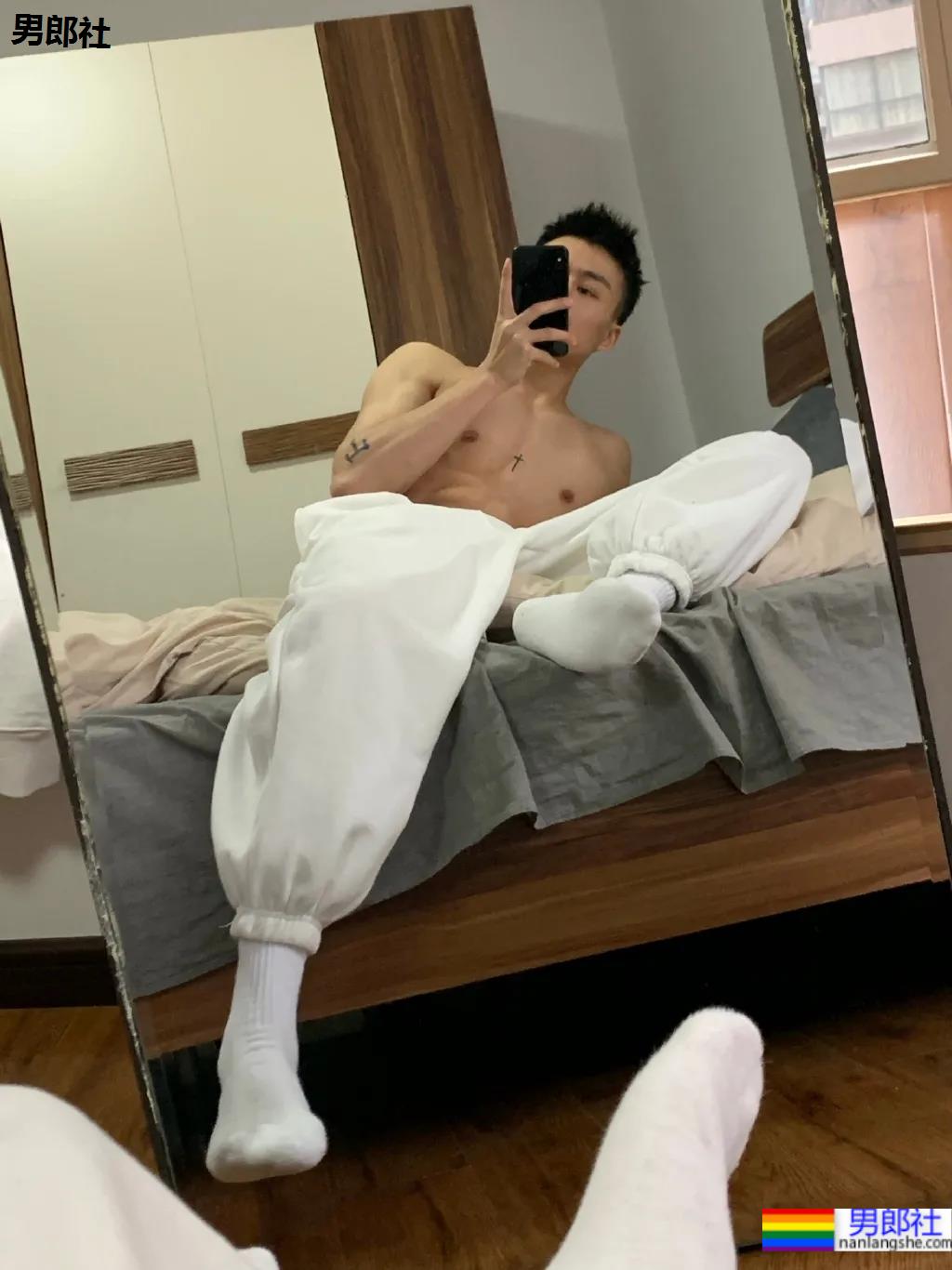 清爽帅气薄肌鲜肉小哥哥，心动！？ - 51虹马