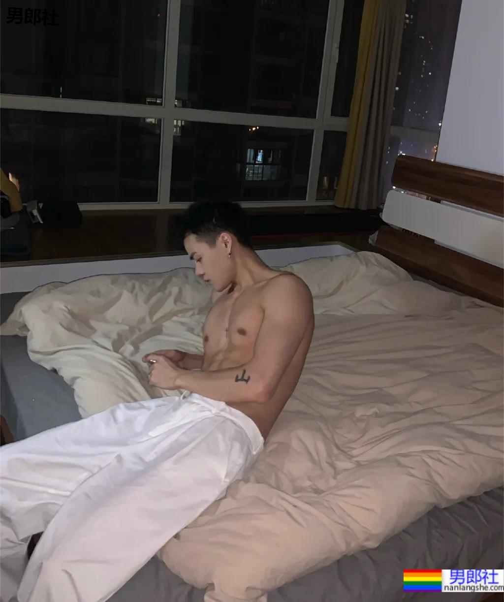 清爽帅气薄肌鲜肉小哥哥，心动！？ - 51虹马