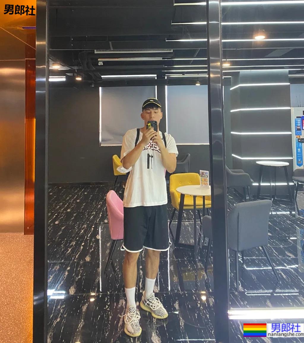 193新疆篮球体育生小哥,颜正条顺野生小狼狗,这腿我真的可以! - 51虹马 193新疆篮球体育生小哥,颜正条顺野生小狼狗,这腿我真的可以! - 51虹马