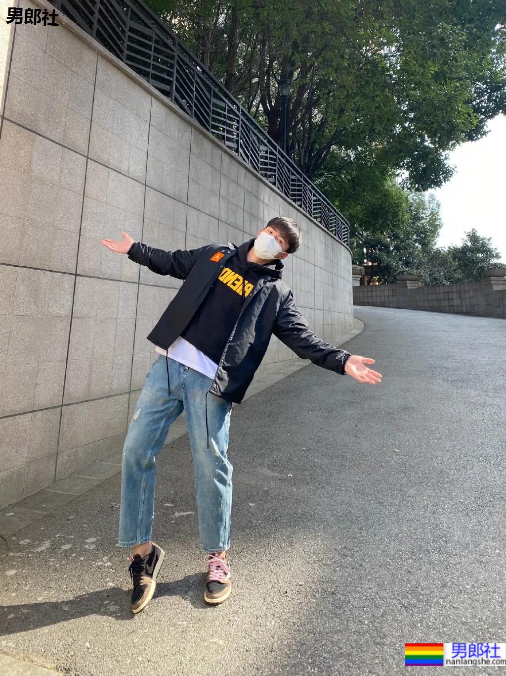 193新疆篮球体育生小哥,颜正条顺野生小狼狗,这腿我真的可以! - 51虹马 193新疆篮球体育生小哥,颜正条顺野生小狼狗,这腿我真的可以! - 51虹马