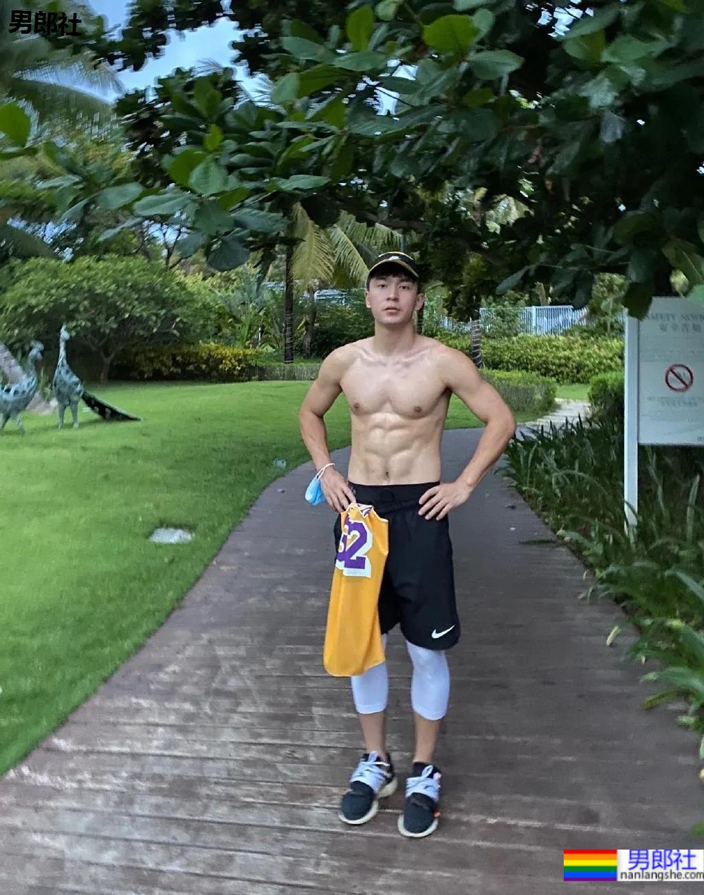 193新疆篮球体育生小哥,颜正条顺野生小狼狗,这腿我真的可以! - 51虹马 193新疆篮球体育生小哥,颜正条顺野生小狼狗,这腿我真的可以! - 51虹马