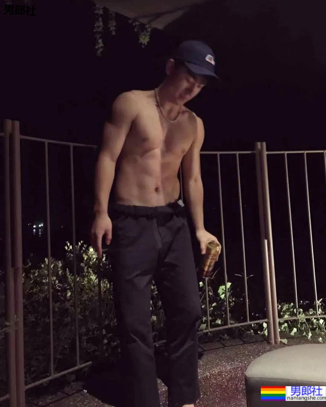 193新疆篮球体育生小哥,颜正条顺野生小狼狗,这腿我真的可以! - 51虹马 193新疆篮球体育生小哥,颜正条顺野生小狼狗,这腿我真的可以! - 51虹马