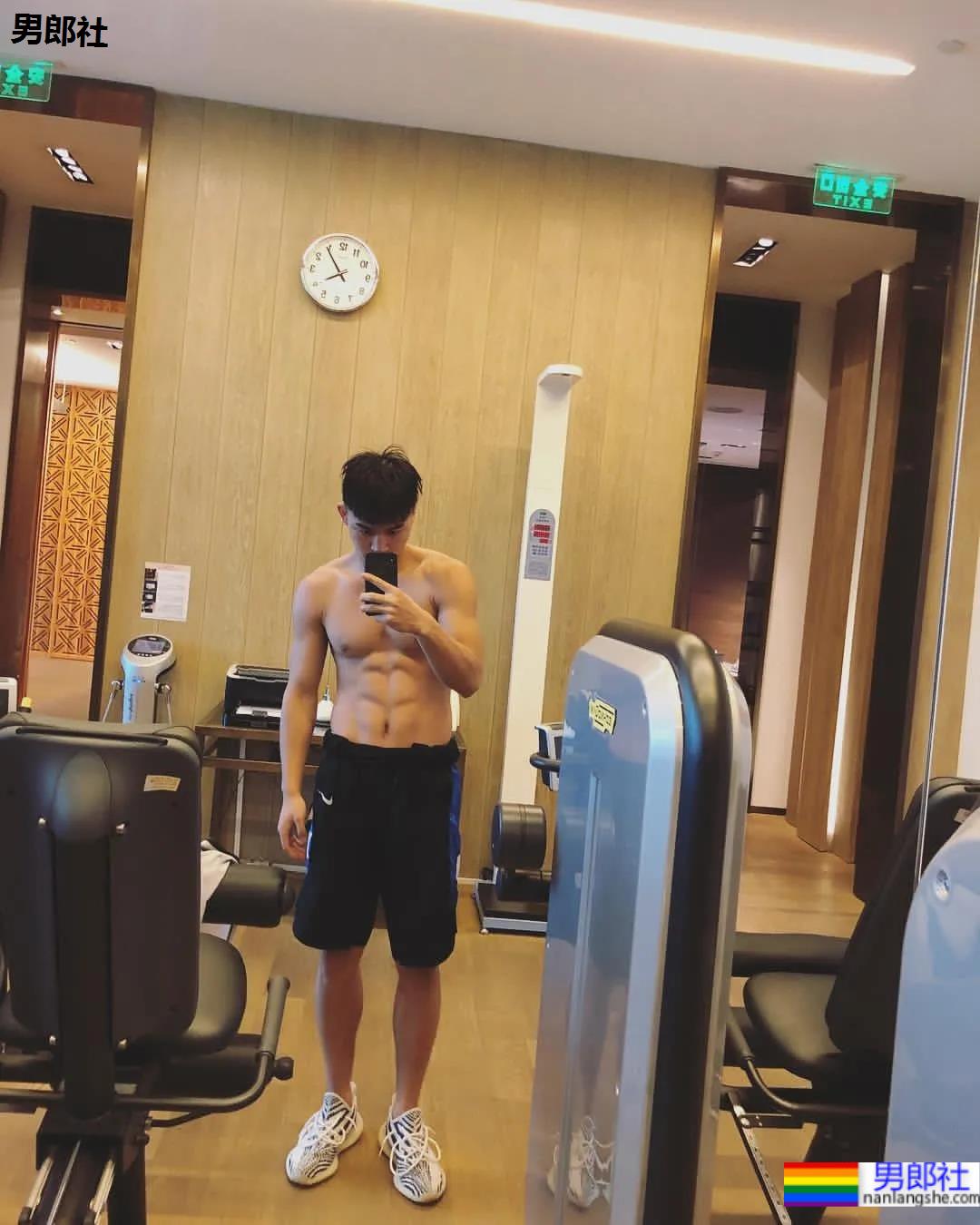 193新疆篮球体育生小哥,颜正条顺野生小狼狗,这腿我真的可以! - 51虹马 193新疆篮球体育生小哥,颜正条顺野生小狼狗,这腿我真的可以! - 51虹马