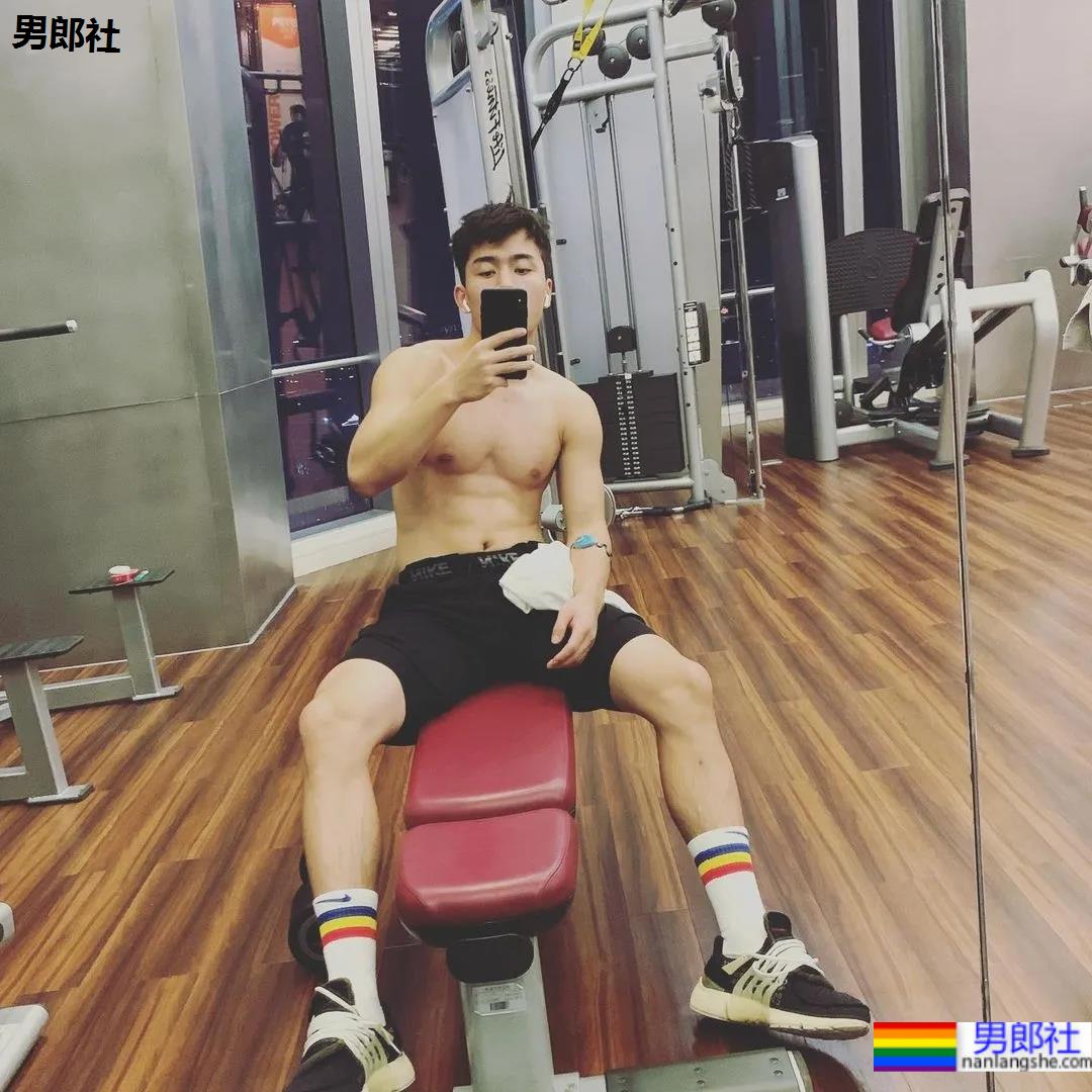 193新疆篮球体育生小哥,颜正条顺野生小狼狗,这腿我真的可以! - 51虹马 193新疆篮球体育生小哥,颜正条顺野生小狼狗,这腿我真的可以! - 51虹马